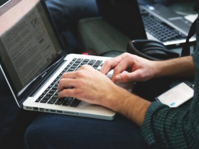 Gut bezahlte Jobs für Deutsche im Ausland: die besten Länder, Branchen & Tipps