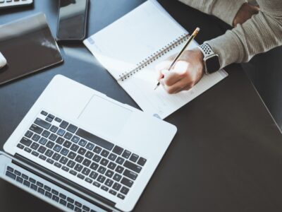 Abtippen von Drehbüchern im Homeoffice So wird's zum Erfolg