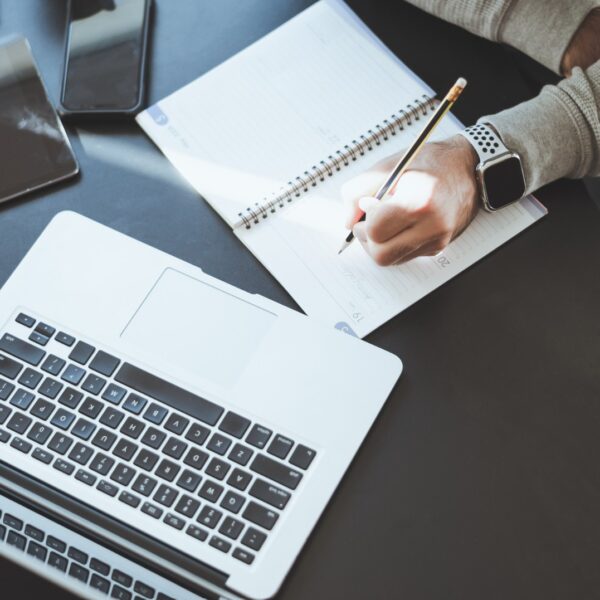 Abtippen von Drehbüchern im Homeoffice So wird's zum Erfolg
